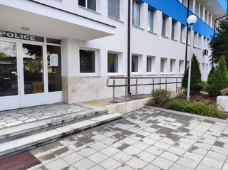 Успешно приключи проект за реновиране на сградите на полицията и на пожарната в Панагюрище