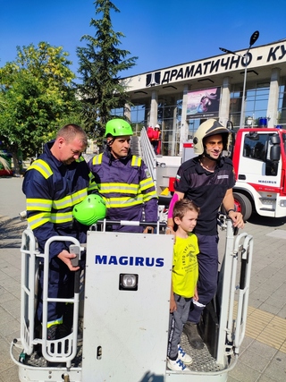 Демонстрационно занятие проведоха екипи на РСПБЗН-Пазарджик