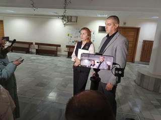 Само за ден са събрани достатъчно доказателства и 56-годишният радомирец, задържан за убийството на жената с която е живеел на семейни начала е привлечен като обвиняем
