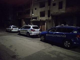 Петима задържани по време на спецоперация в Пернишко
