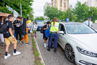 Петокласници патрулираха заедно със служители от Районно управление – Радомир в рамките на кампанията по безопасност на движението