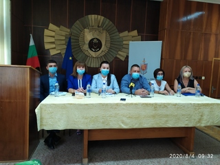 За по-малко от денонощие са установени и задържани извършителите на грабеж над възрастна жена в Пернишко
