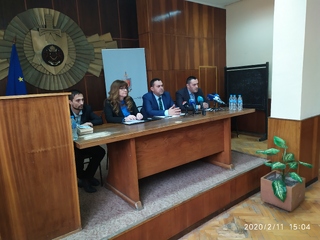 Задържан е извършител на обир от казино в Перник
