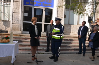 Ръководството на ОДМВР – Перник връчи 13 нови служебни автомобила