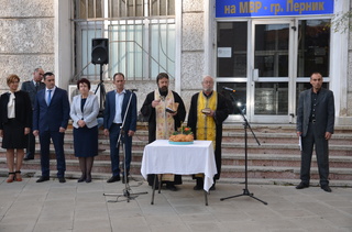 Ръководството на ОДМВР – Перник връчи 13 нови служебни автомобила