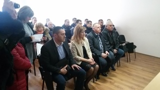 Девет пожарникари от Перник бяха отличени днес