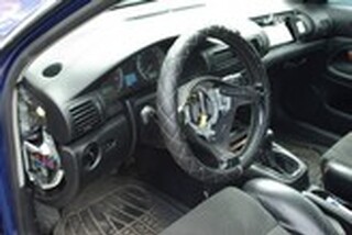 Два крадени автомобила и множество вещи и части от МПС са намерени при спецакция на служители от ОД МВР Перник.
