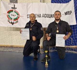 Плевенчани с отличие на Републиканския турнир по полицейска лична защита и карате за служители на МВР