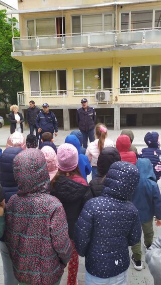 Обучение за евакуация в плевенска детска градина „Зорница“