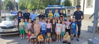 Вчера полицаи от Второ РУ – Плевен гостуваха на малчуганите от детска градина „Щурче“