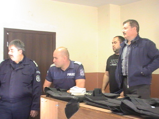 Днес над 30 деца от боксов клуб „Мизия 80“ се запознаха отблизо с работата на полицията