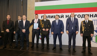 За доказан професионализъм и изключителен принос при разследване на престъпления служители от сектор „Противодействие на криминалната престъпност“ към ОДМВР – Плевен получиха трета колективна награда “Полицай на годината 2018”