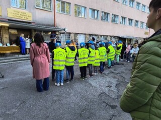 Психолози от Института по психология-МВР взеха участие в стартирнето на Програма „Детско полицейско управление“ в Специалното училище за ученици с увреден слух „Проф. Дечо Денев“ в град София