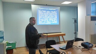 Участие на служител от група „Лаборатория Варна” в обучение по „Въздействие на наркотичните вещества върху водачите на МПС”