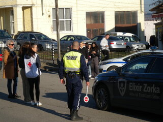 Униформени и ученици в съвместна акция в Разград