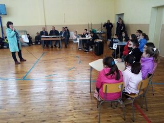 С викторина и практическо занятие полицаи и деца отбелязаха 1 юни в Завет