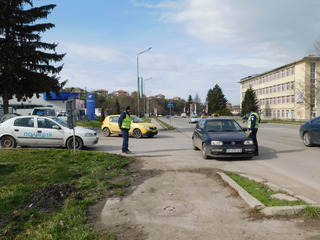 Засилено полицейско присъствие и КПП-та на изходите на Разград