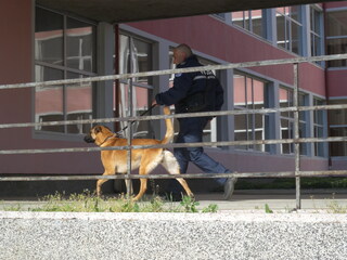 Полицейски служители заловиха "терорист" в Лозница