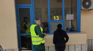 ПРЕЗ ПЪРВИТЕ ДВА ДНИ ОТ ПРОВЕРКИТЕ НА ГКПП ДУНАВ МОСТ СА ПЛАТЕНИ ГЛОБИ ЗА 18 000 ЛВ И СА ВРЪЧЕНИ 748 ЕЛЕКТРОННИ ФИША ЗА НАД 104 000 ЛВ.