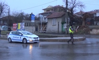 СПЕЦИАЛИЗИРАНА ПОЛИЦЕЙСКА ОПЕРАЦИЯ ПО ПРОТИВОДЕЙСТВИЕ НА БИТОВАТА ПРЕСТЪПНОСТ СЕ ПРОВЕДЕ ДНЕС НА ТЕРИТОРИЯТА НА НЯКОЛКО КВАРТАЛА В РУСЕ, ПОД РЪКОВОДСТВОТО НА ОКРЪЖНАТА ПРОКУРАТУРА