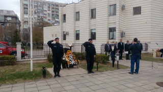 33 ПОЛИЦЕЙСКИ СЛУЖИТЕЛИ ПОЛУЧАВАТ НАГРАДИ ПО ПОВОД ПРОФЕСИОНАЛНИЯ СИ ПРАЗНИК - 8 НОЕМВРИ, АРХАНГЕЛОВДЕН 