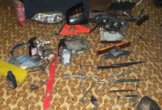 ПЕТИМА СА ЗАЛОВЕНИ ЗА ПОРЕДИЦА ПОСЕГАТЕЛСТВА НАД АВТОМОБИЛИ В РУСЕ, ДВАМА ОТ ТЯХ СА НЕПЪЛНОЛЕТНИ