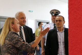 Център за издаване на лични документи отваря врати за българските граждани