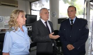 Вътрешният министър направи внезапна проверка на столичния КАТ