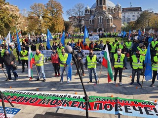 Продължаване на протестните действия срещу недооценяването на труда на служителите в МВР и приноса им в борбата с епидемията и последствията от COVID-19