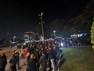 Бургас и Пловдив поеха щафетата - петият и шестият от поредицата "мълчаливи" протести, организирани от СФСМВР