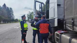 В ход е специализирана полицейска операция за контрол на тежкотоварни автомобили и автобуси