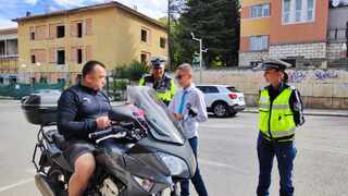 Ученици и пътни полицаи изпитваха водачи в Шумен познават ли Закона за движение по пътищата