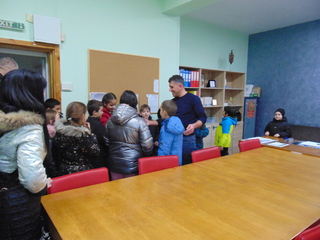 Третокласници от СУ „Хан Исперих“ в Нови пазар гостуваха в полицейското управление в града