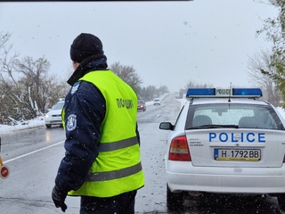 27 неправоспособни водачи са установени през месец ноември по пътищата в региона