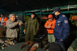 Полицейски служители от областната дирекция в Шумен  започнаха масови проверки  на ловните дружинки в областта по време на откриването на ловния сезон на групов лов на дива свиня