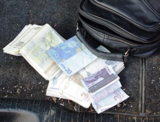 Деца намериха портмоне с пари и документи, предадоха го в полицията