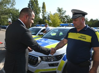 Два нови автомобила „Шкода Кодиак“ обновяват автопарка на сектор „Пътна полиция“ в Силистра