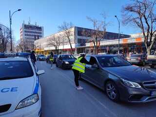 Активисти на Общинския съвет по наркотичните вещества и полицейски служители в съвместна акция срещу шофирането под въздействие на алкохол и дрога