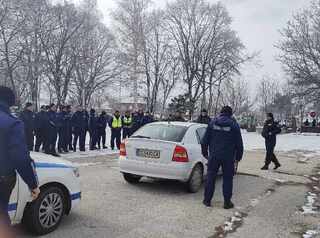 Практическо занятие за повишаване на професионалната компетентност на полицейските служители днес в Силистра