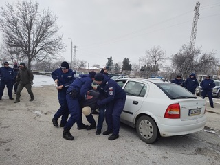 Практическо занятие за повишаване на професионалната компетентност на полицейските служители днес в Силистра