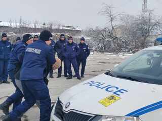 Практическо занятие за повишаване на професионалната компетентност на полицейските служители днес в Силистра