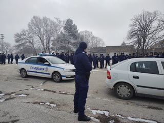 Практическо занятие за повишаване на професионалната компетентност на полицейските служители днес в Силистра