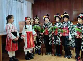 Коледарчета от ДГ „Роза“ гостуваха в полицията