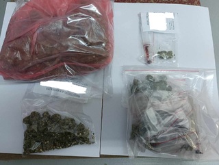 След полицейска операция на РУ-Тутракан двама са в ареста за незаконно държане на наркотични вещества