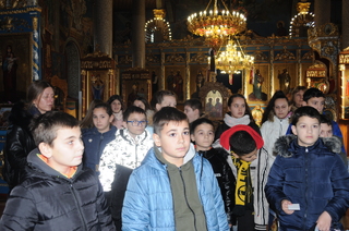 Детско полицейско управление на занятие в Катедралния храм „Св.св. първоапостоли Петър и Павел”