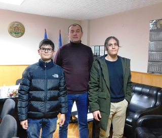 Две момчета с благодарност от полицията за достойна постъпка