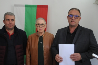 51-годишен е задържан, след като не изпълнил полицейско разпореждане и заплашил с нож служителите на реда