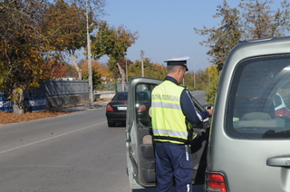 Пътни полицаи и червенокръстци в съвместна акция срещу шофирането под въздействие на дрога