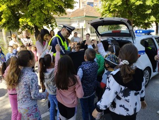 Пътни полицаи гостуваха в Детска градина „Радост“ в Силистра