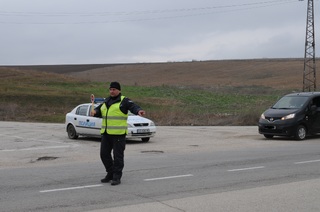 Двама мъже, обявени за издирване, са установени в рамките  на специализирана полицейска операция  на територията на Участък - Айдемир